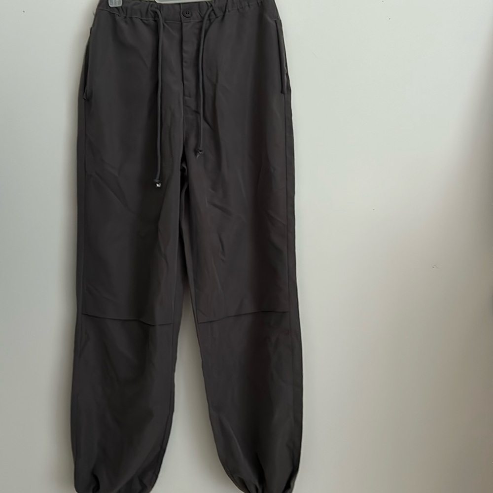 NVFelix size M comfortable pants tighten at ankles or leave loose. Gray
